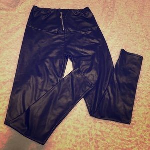 Black zip legging